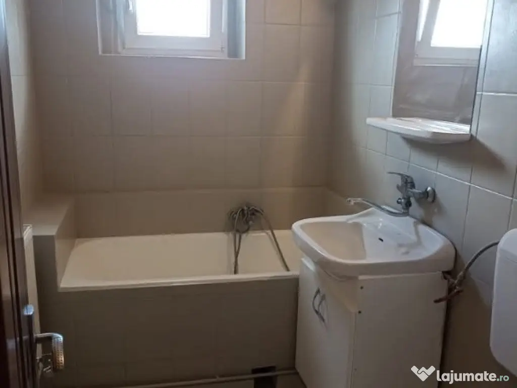 De vânzare apartament cu 2 camere în Sfântu Gheorghe