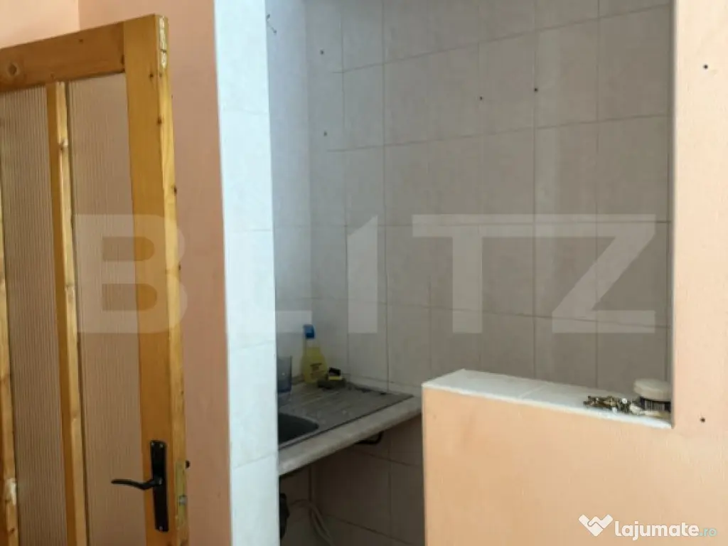 Apartament cu 3 camere, decomandat, zona George Enescu
