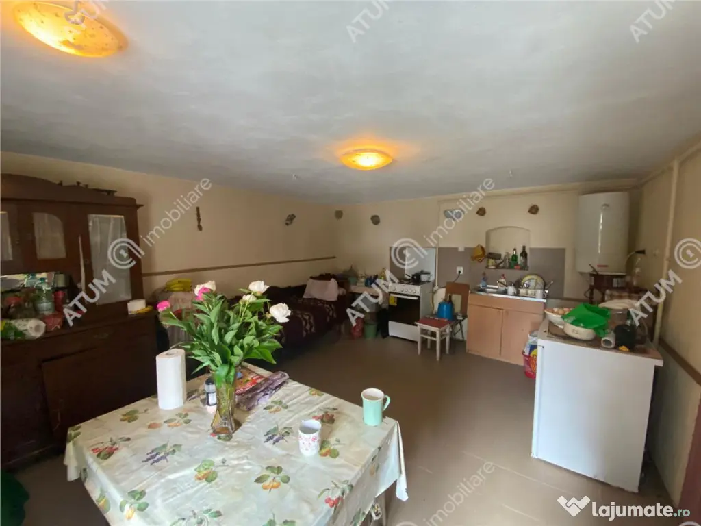 Casa cu 4 camere si anexe in comuna Mohu din Selimbar 