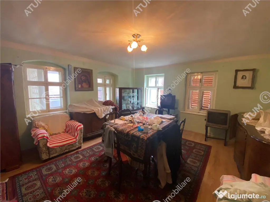 Casa cu 4 camere si anexe in comuna Mohu din Selimbar 