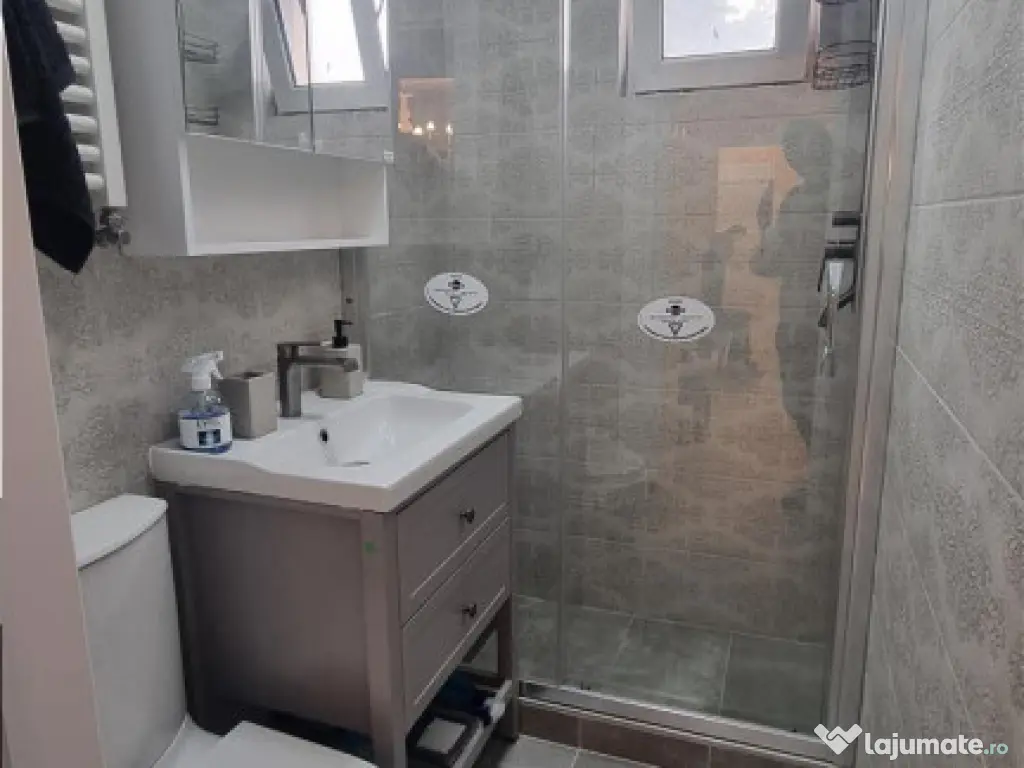 Apartament de 3 camere zona Centrul Civic 