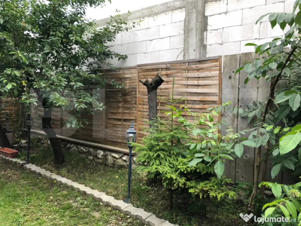 Casa cu doua corpuri, Zarnesti, pretabil pensiune sau casa d