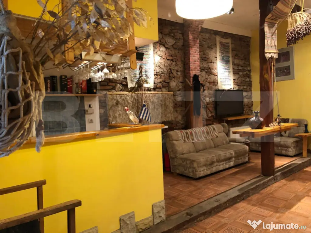 Casa cu doua corpuri, Zarnesti, pretabil pensiune sau casa d