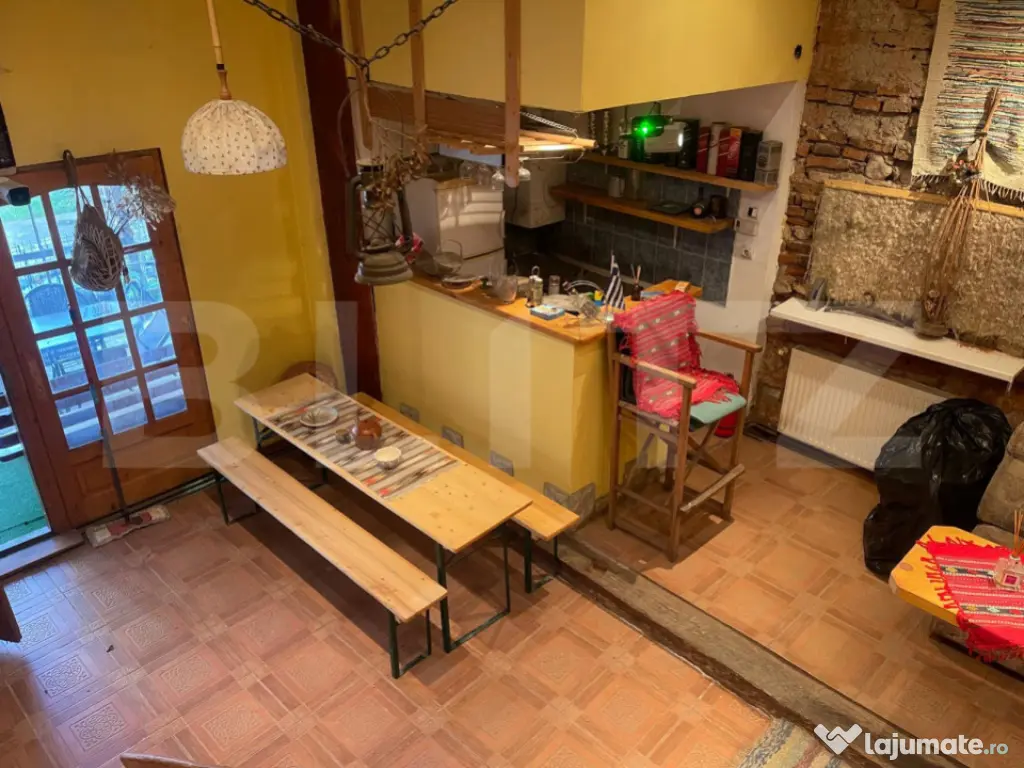 Casa cu doua corpuri, Zarnesti, pretabil pensiune sau casa d