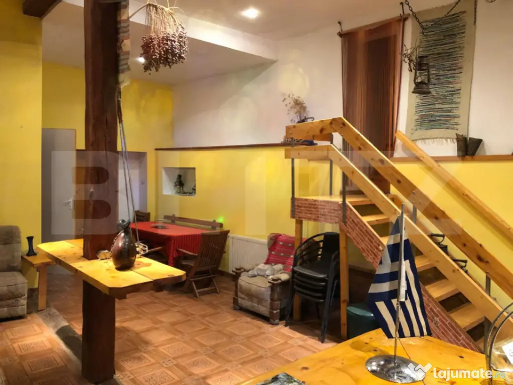 Casa cu doua corpuri, Zarnesti, pretabil pensiune sau casa d