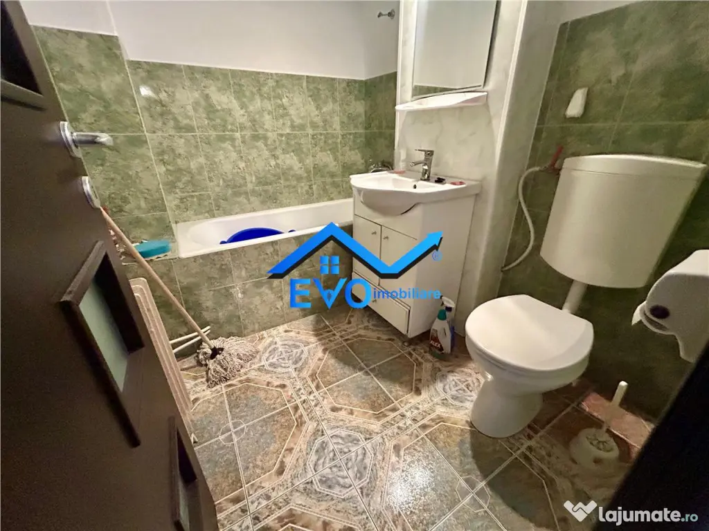 Apartament de inchiriat cu 3 camere, zona Alexandru cel Bun