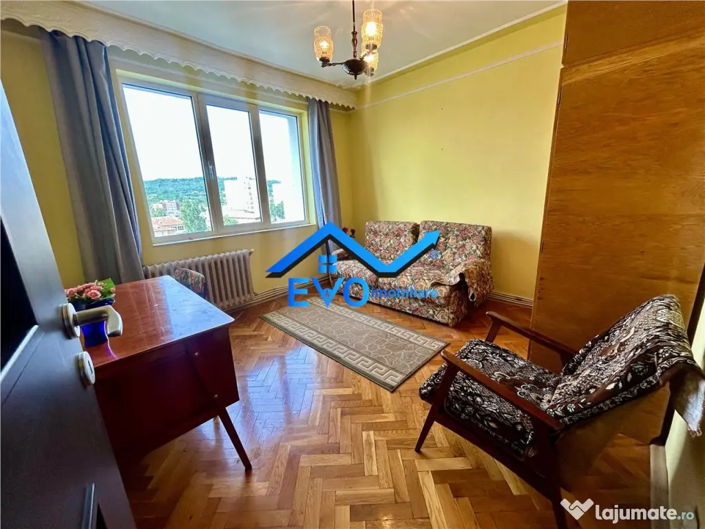 Apartament de inchiriat cu 3 camere, zona Alexandru cel Bun