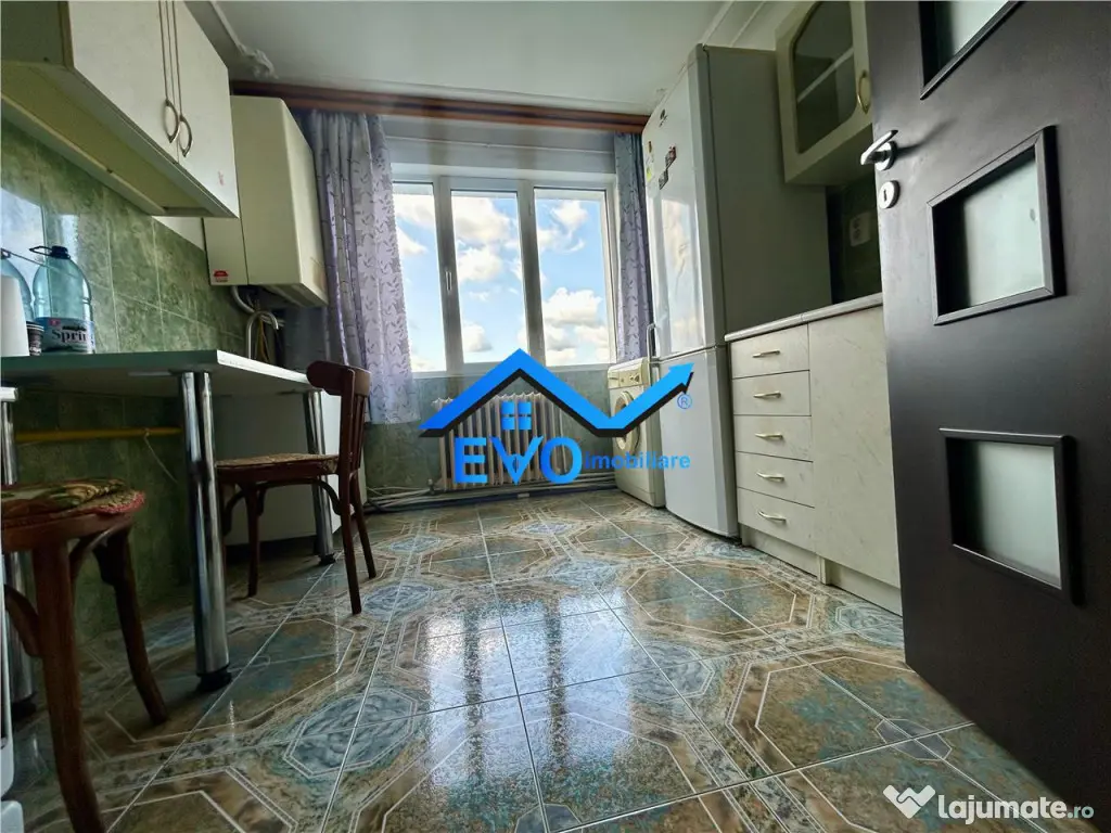 Apartament de inchiriat cu 3 camere, zona Alexandru cel Bun