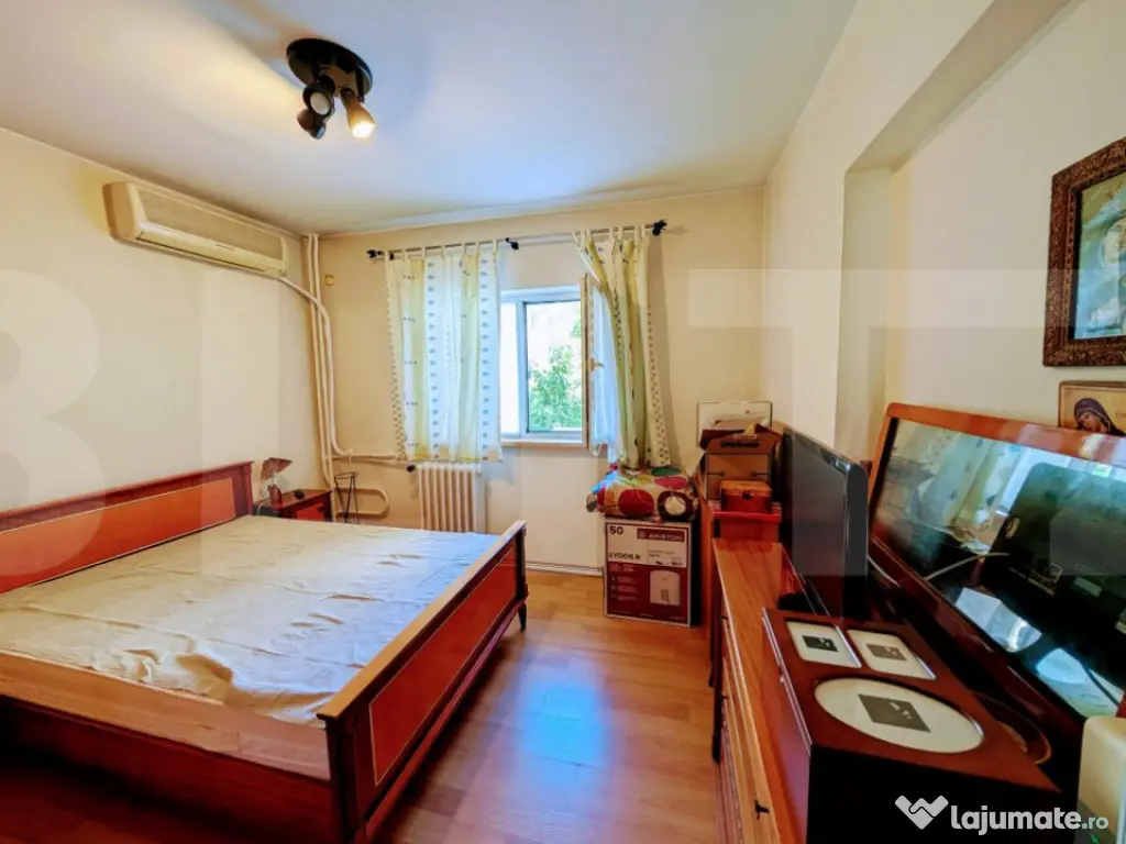 Apartament de vanzare, cu 3 camere, 65 mp, decomandat, Piaț