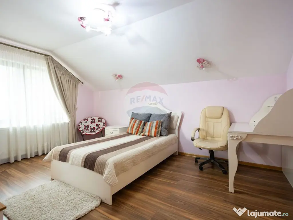 Casa spatioasa de vanzare