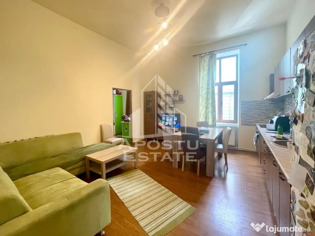 Casa cu 2 apartamente – zona Piata Catedralei 