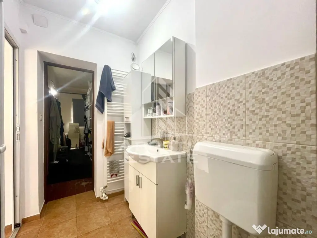 Casa cu 2 apartamente – zona Piata Catedralei 