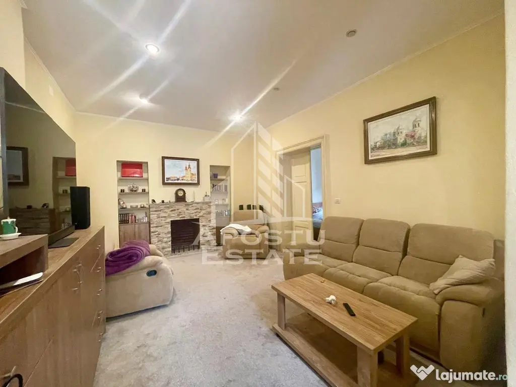 Casa cu 2 apartamente – zona Piata Catedralei 