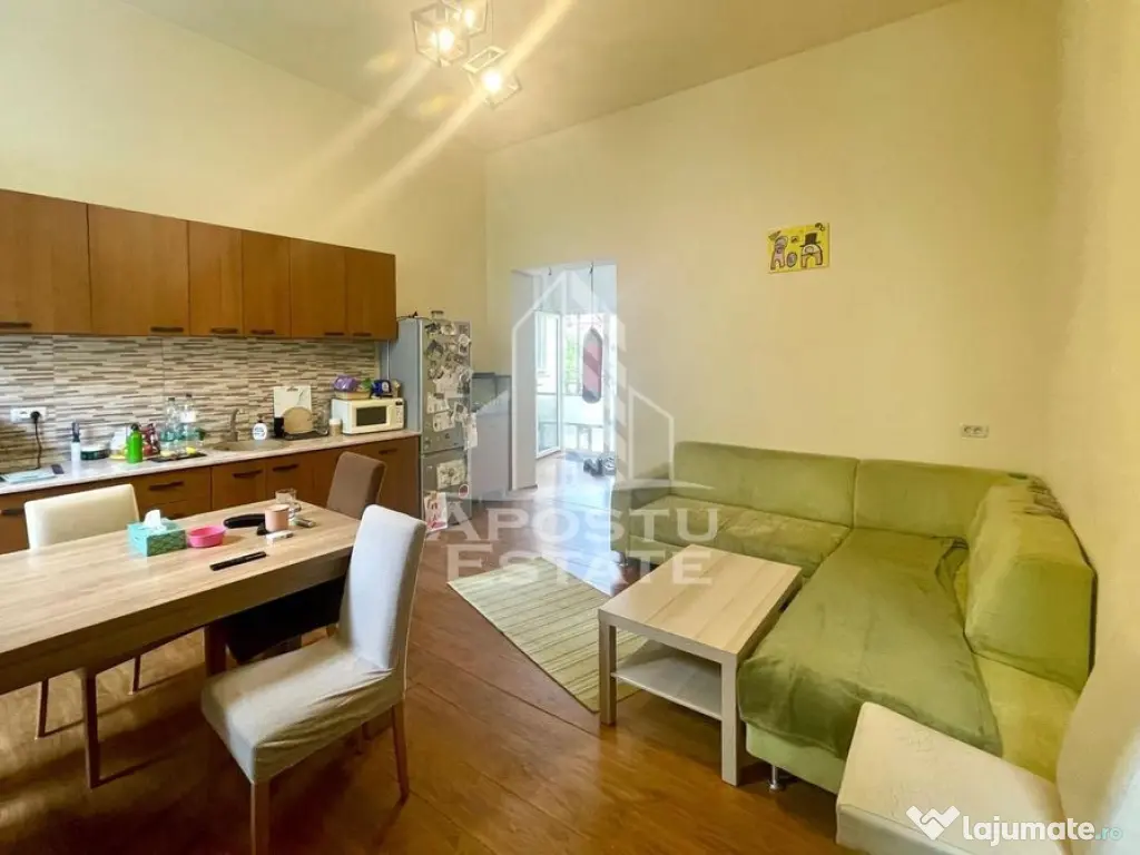 Casa cu 2 apartamente – zona Piata Catedralei 