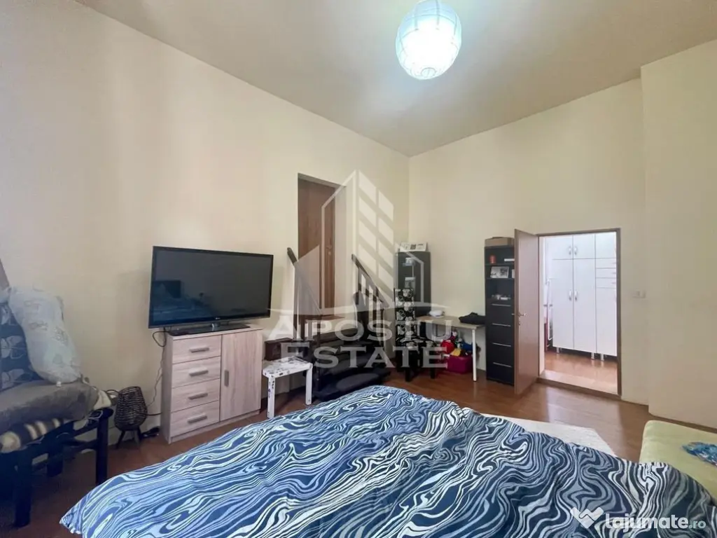 Casa cu 2 apartamente – zona Piata Catedralei 