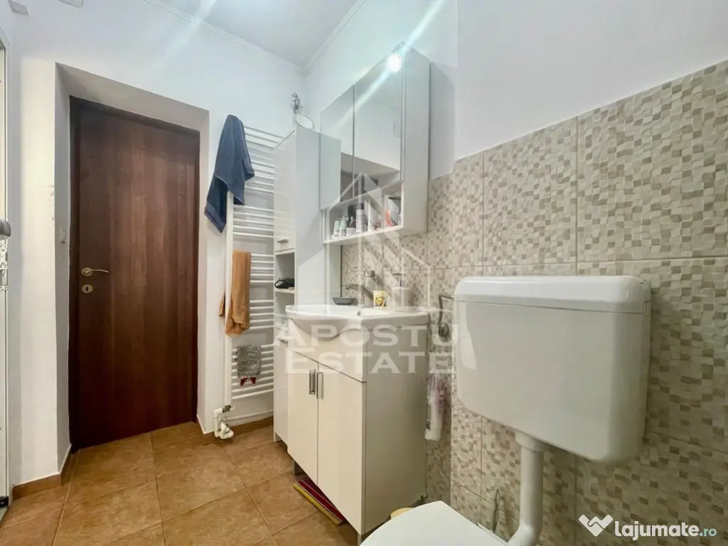 Casa cu 2 apartamente – zona Piata Catedralei 