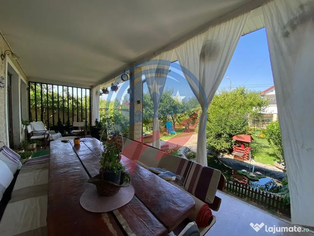 CASA DEOSEBITA APROAPE DE PROMENADA IN EUROCARTIER