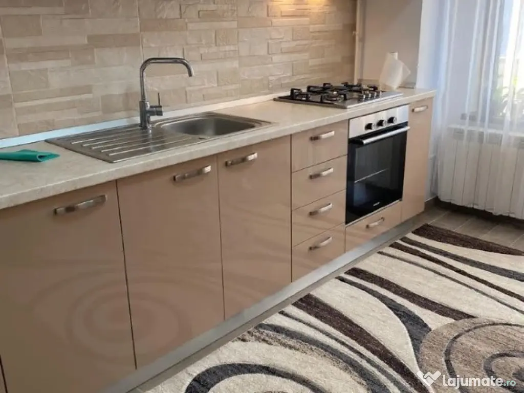 1 camera in zona Medicinei