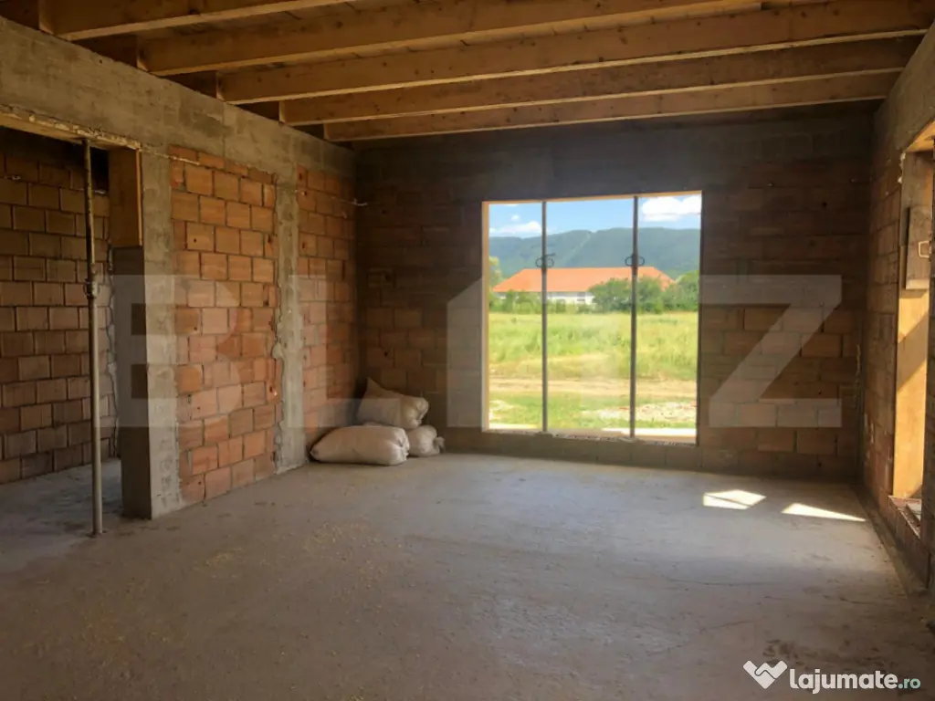 De vanzare, casa in Cristian, nefinalizata