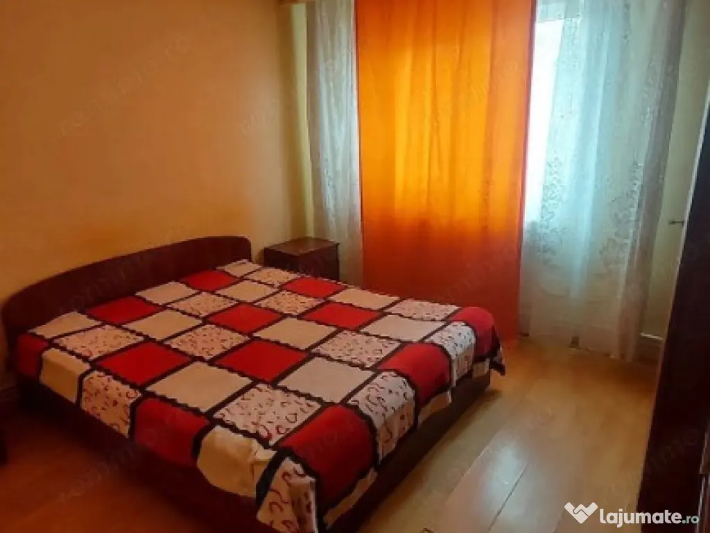 1 camera in zona Aradului