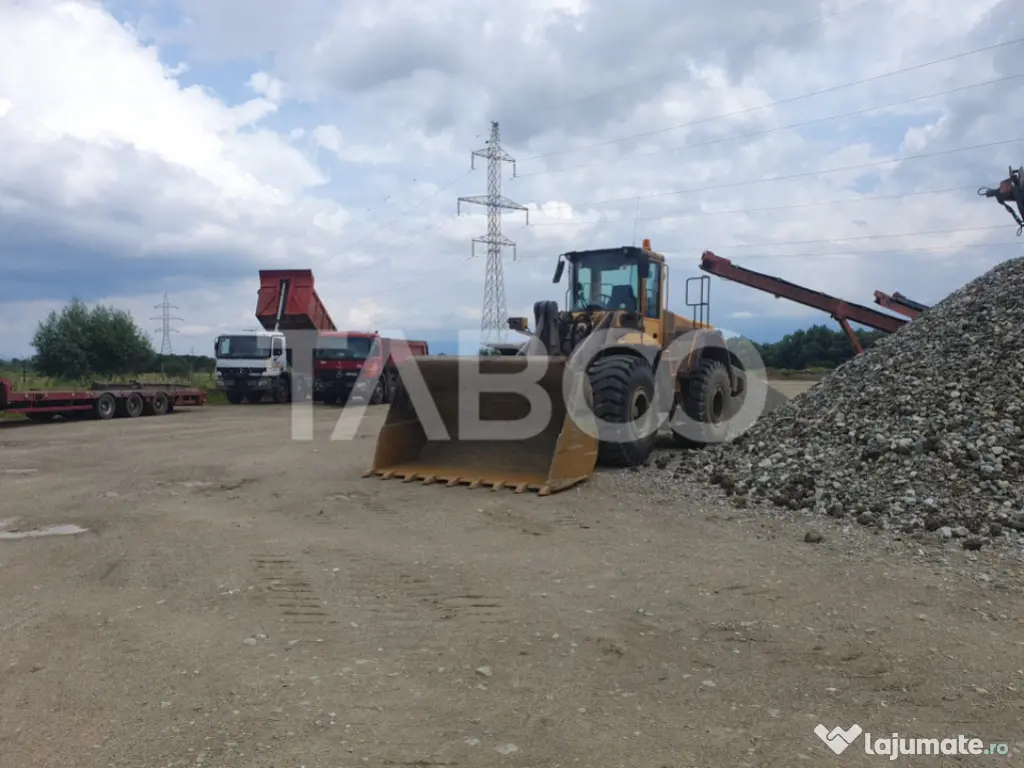 Teren si hala 42.000 mp + zona administrativa la 7 minute de 