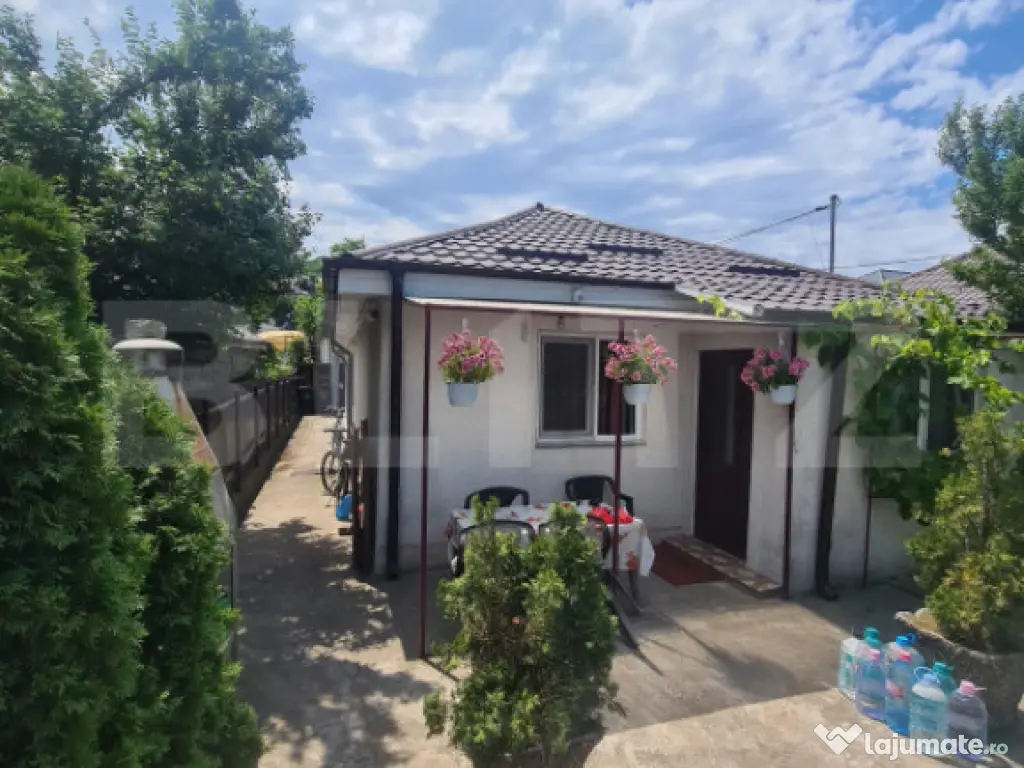 Casa de vanzare, cu 3 camere, 84 mp, zona Cicoarei