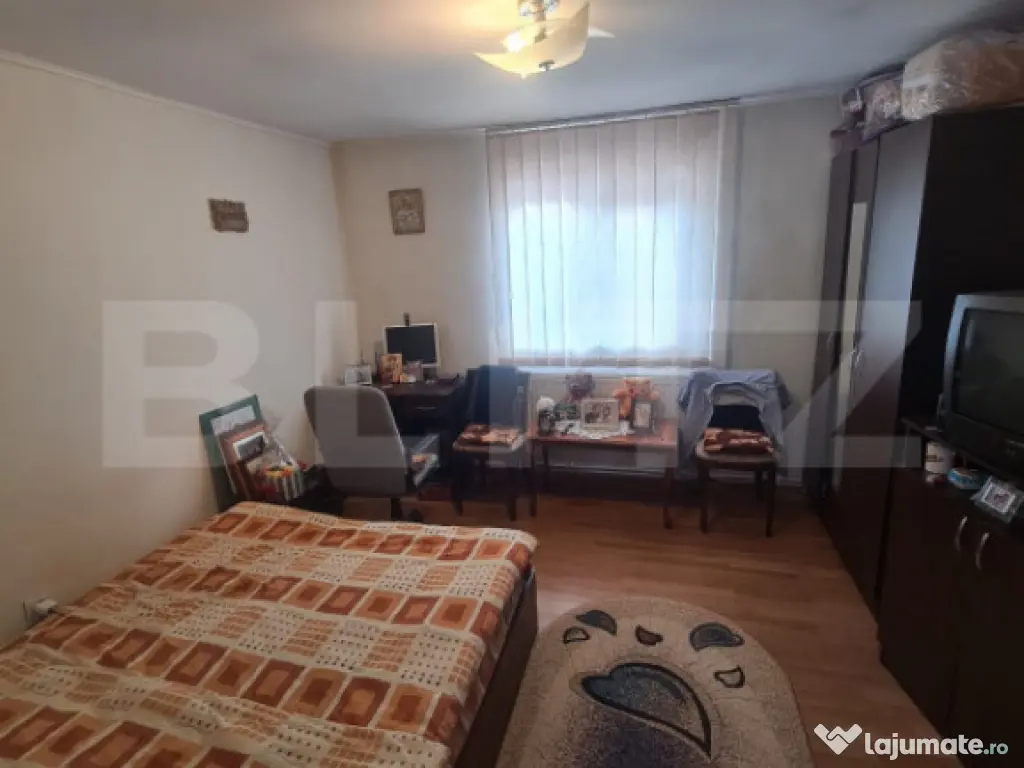 Casa de vanzare, cu 3 camere, 84 mp, zona Cicoarei