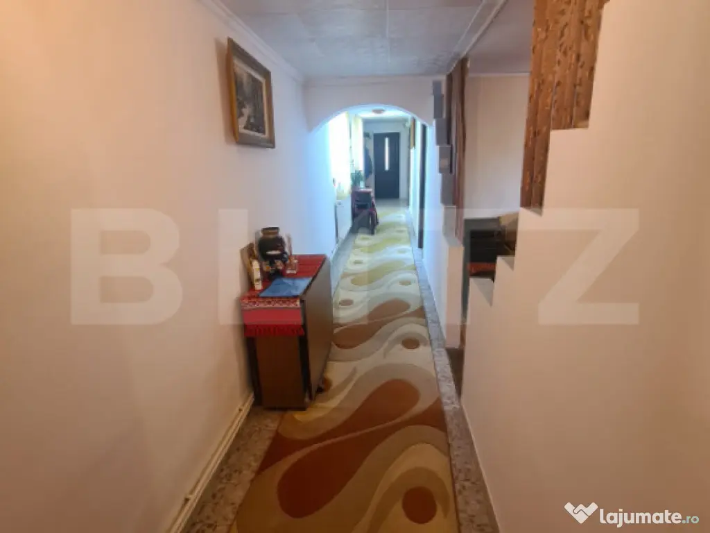 Casa de vanzare, cu 3 camere, 84 mp, zona Cicoarei