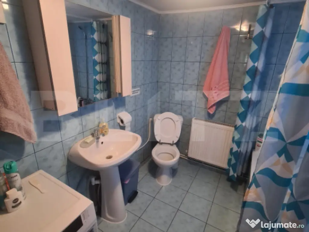 Casa de vanzare, cu 3 camere, 84 mp, zona Cicoarei