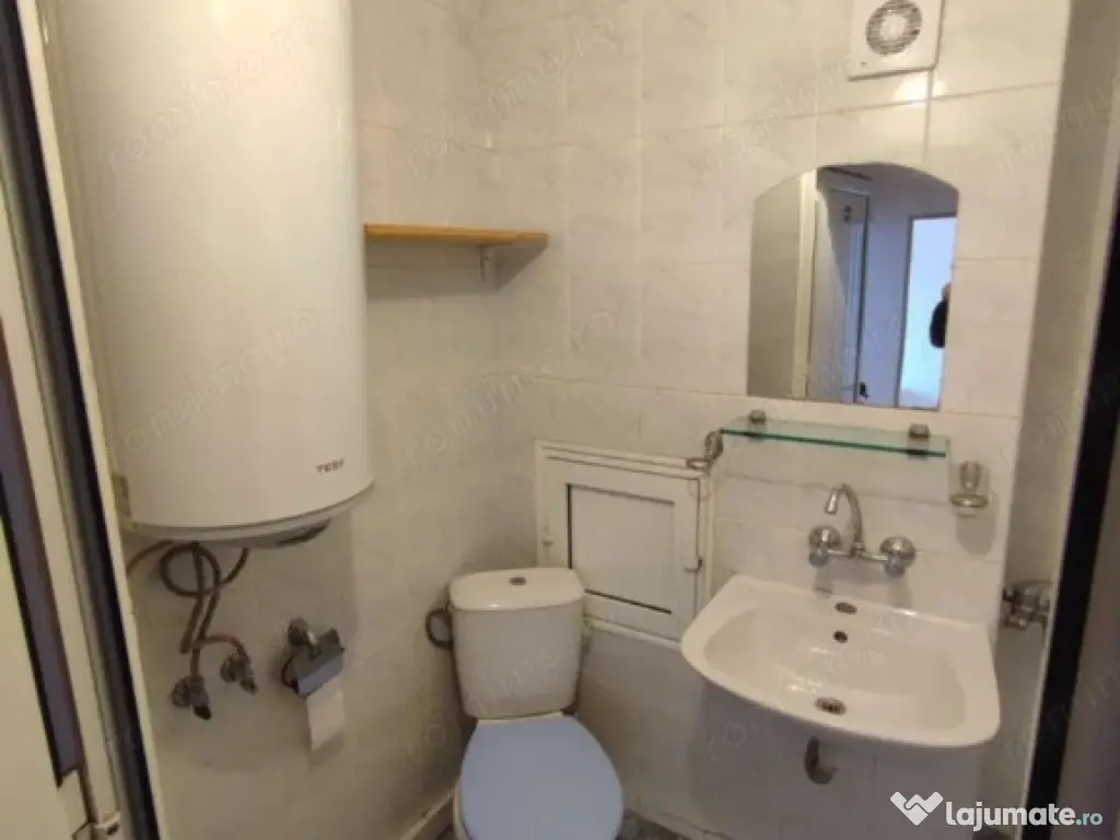 1 camera in zona Medicinei