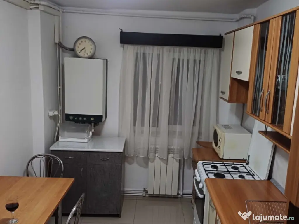 Apartament cu 3 camere, Cetate-Mercur 