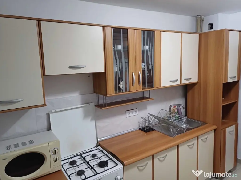 Apartament cu 3 camere, Cetate-Mercur 