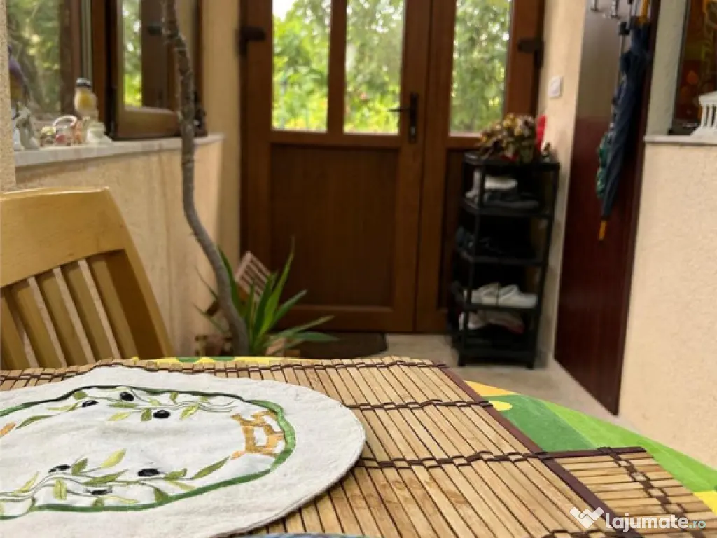 LAKESIDE HOME - Paleu