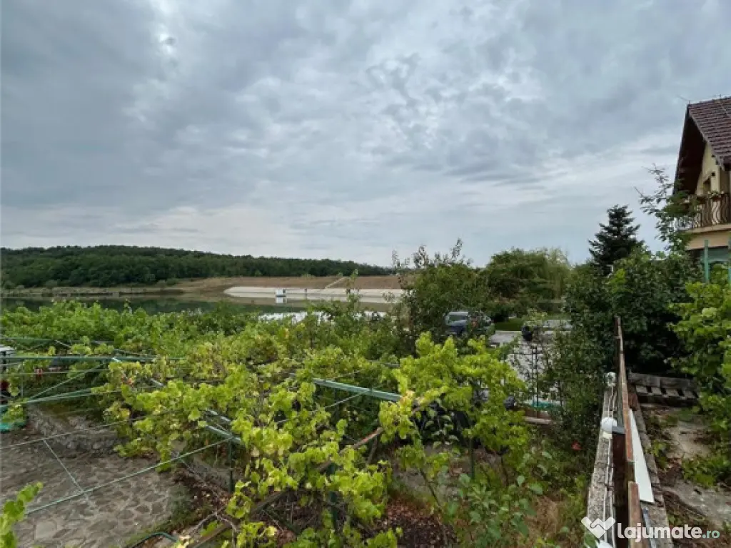 LAKESIDE HOME - Paleu