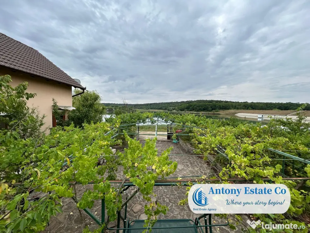 LAKESIDE HOME - Paleu