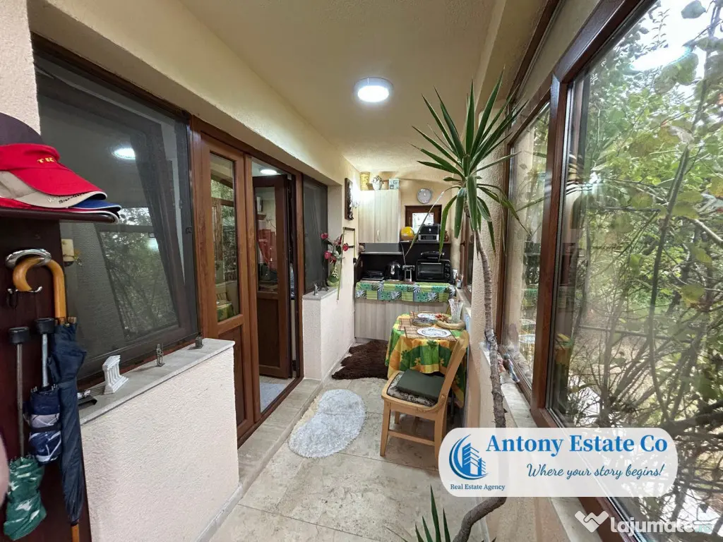 LAKESIDE HOME - Paleu