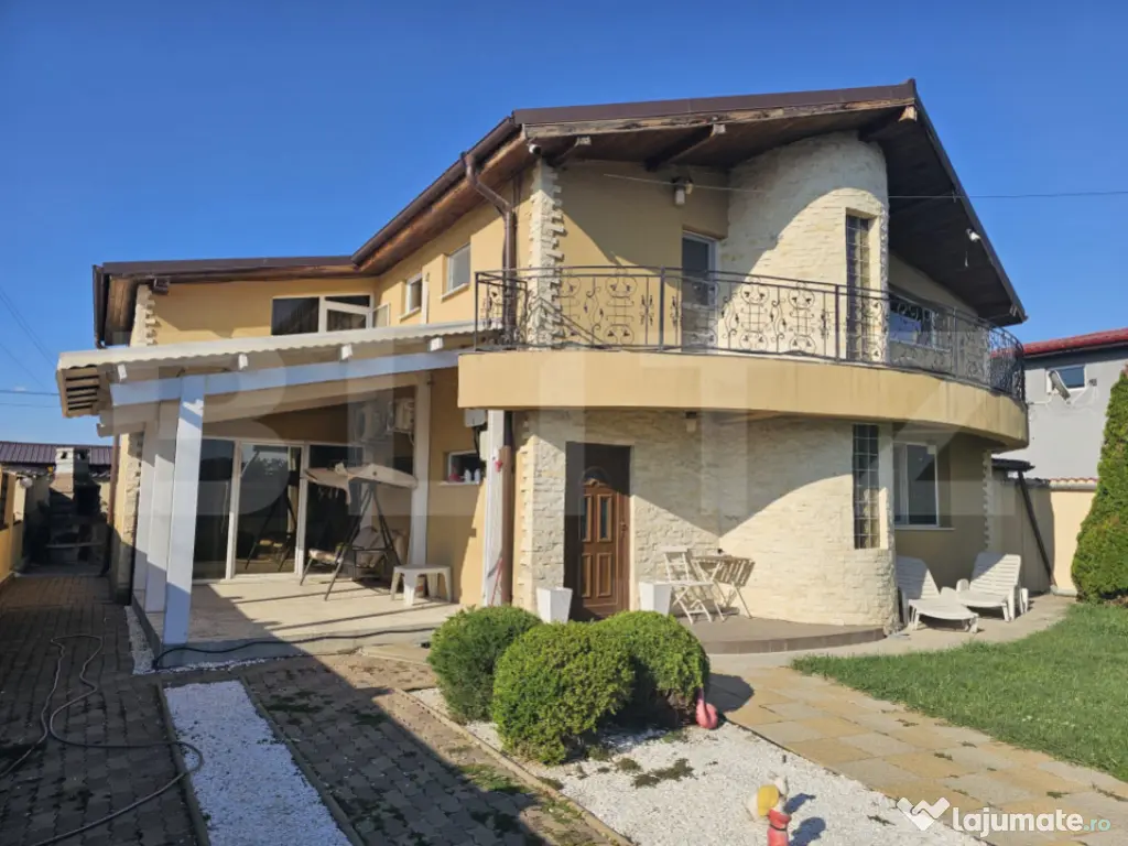 Acasă, în spatele parcului: casă inteligentă cu birou, t