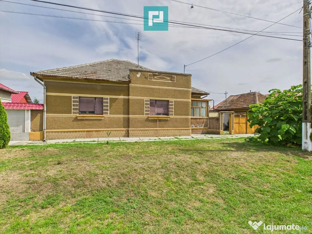 Casă cu teren de 2171 mp, zona centrală Șimand