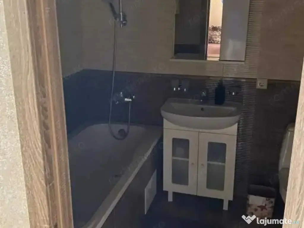 Garsoniera in zona Izvor 