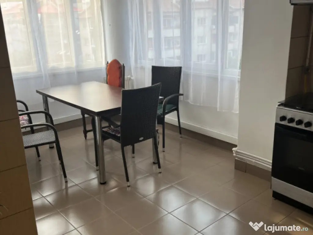 Ap 3 camer centru la Big 