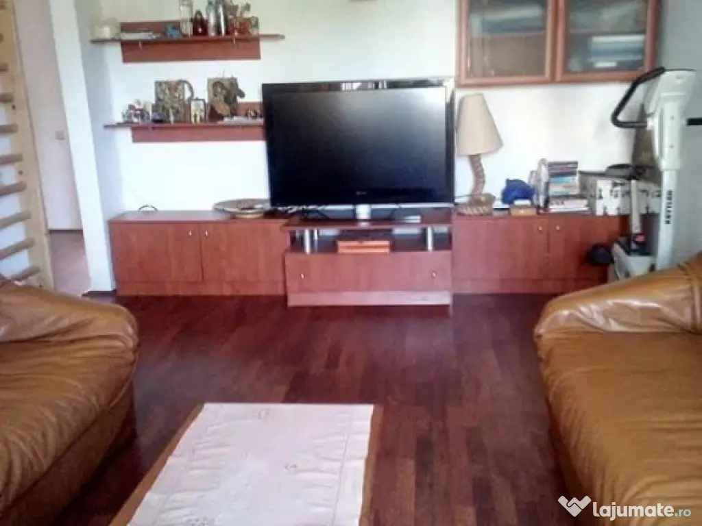 Faleza nord-apartament 4 camere decomandat cu gaze 