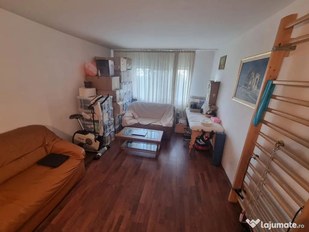 Faleza nord-apartament 4 camere decomandat cu gaze 