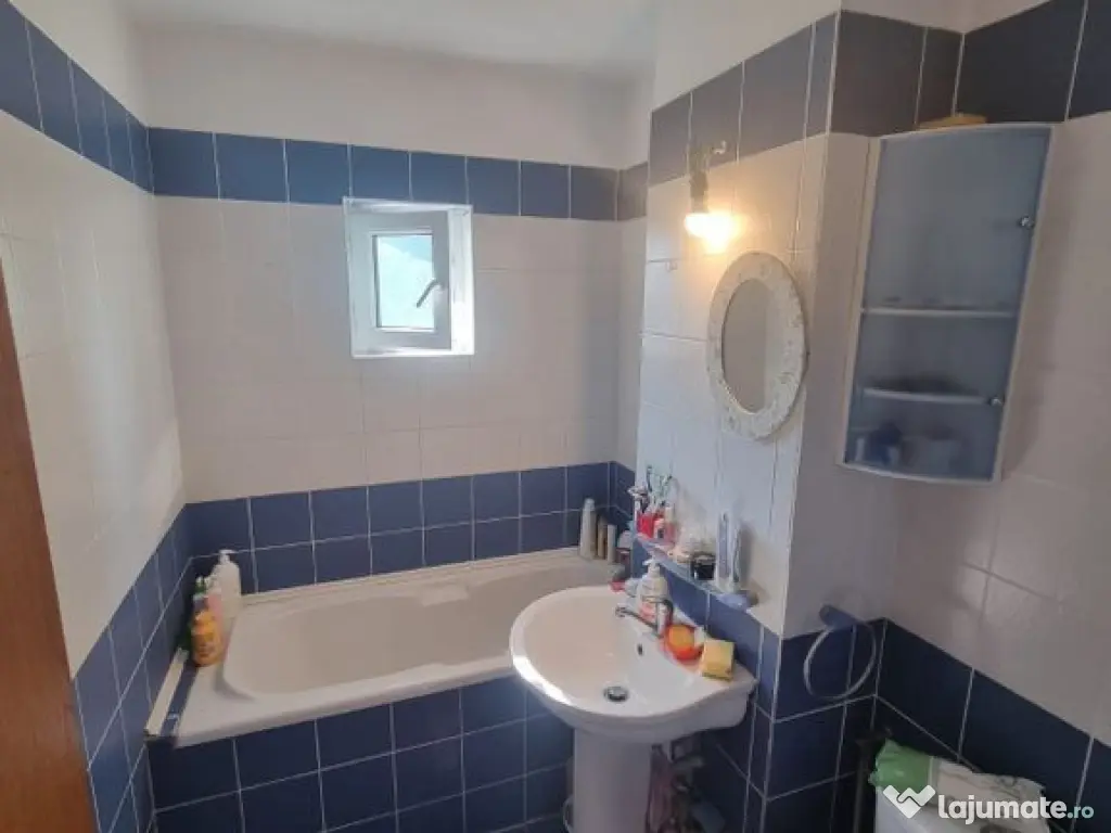 Faleza nord-apartament 4 camere decomandat cu gaze 