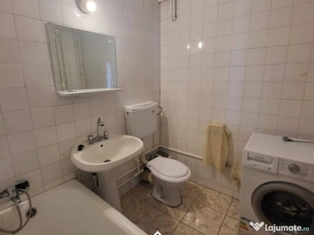 Apartament cu 2 camere decomandat | Str Garii 