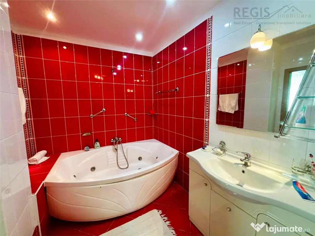 Vila Impunatoare cu Piscina pentru Familie sau Investitie Tu