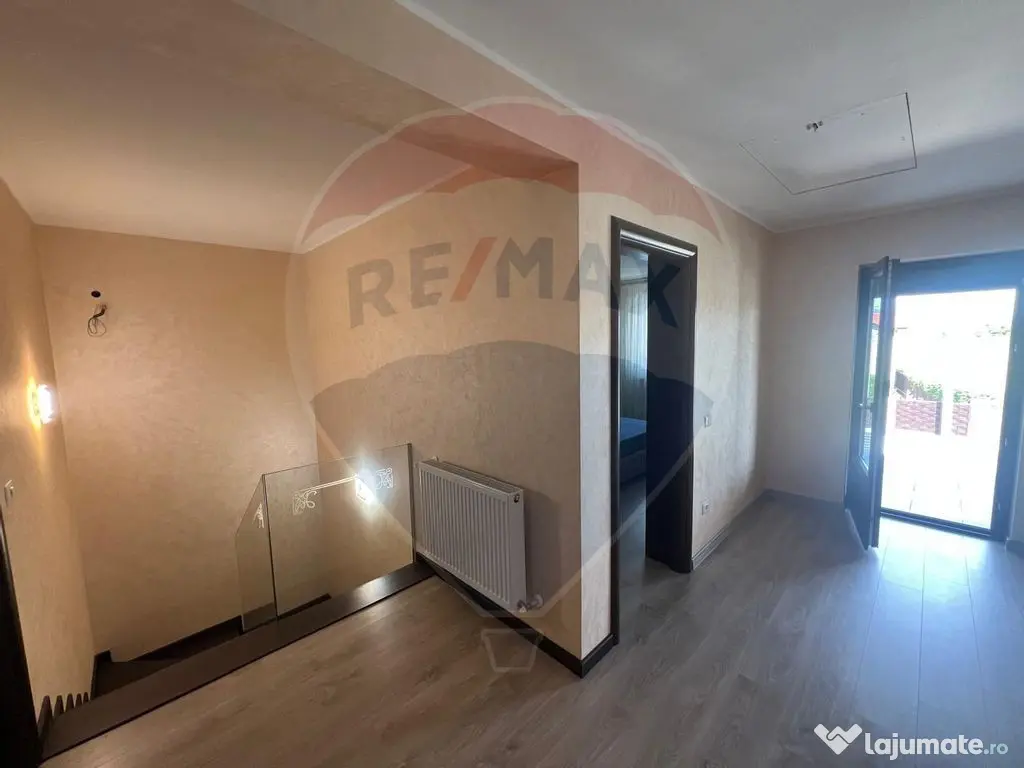 Casă 4 camere Focsani str Militari 