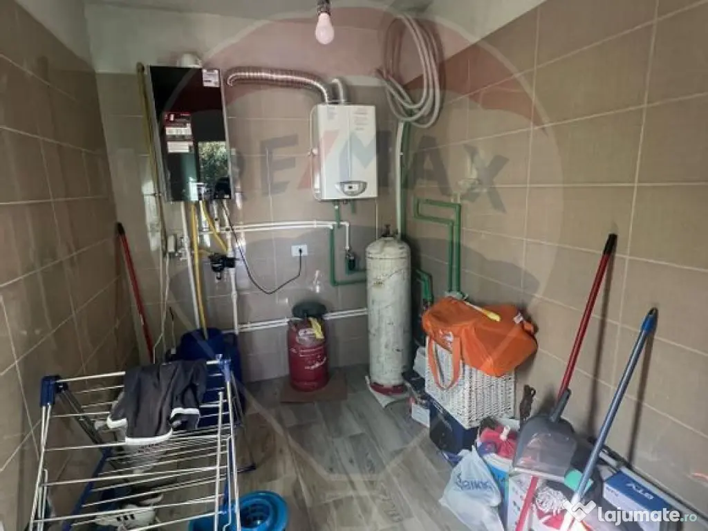 Casă 4 camere Focsani str Militari 