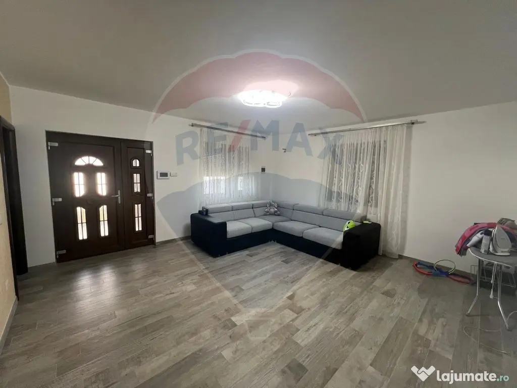 Casă 4 camere Focsani str Militari