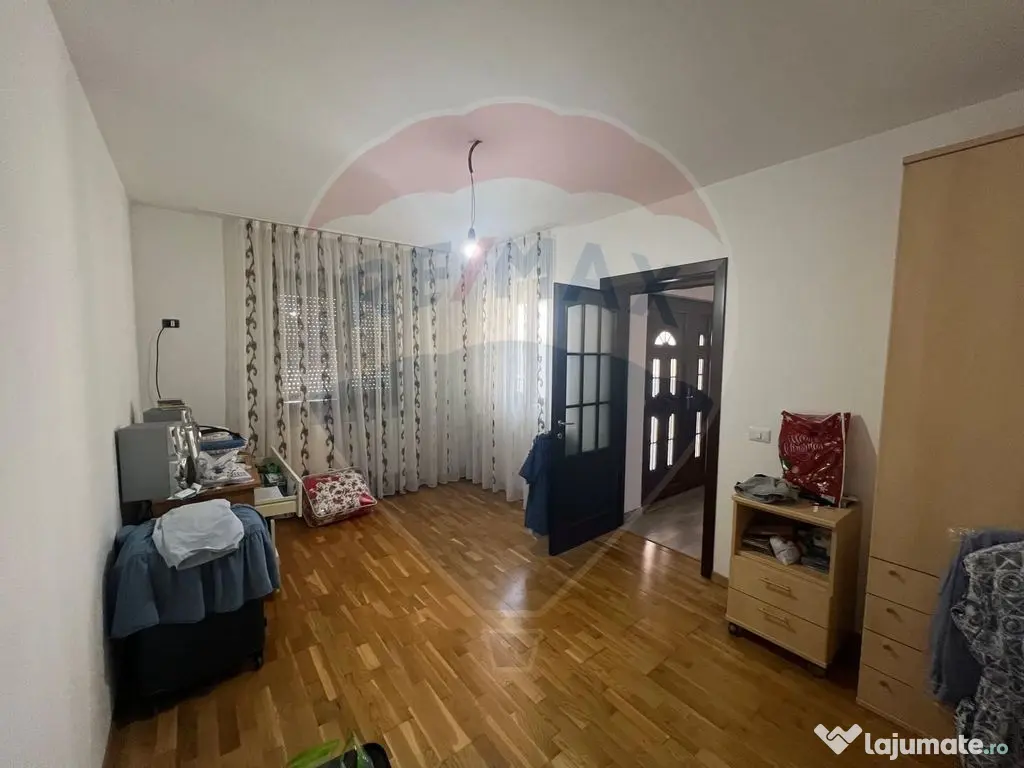 Casă 4 camere Focsani str Militari 