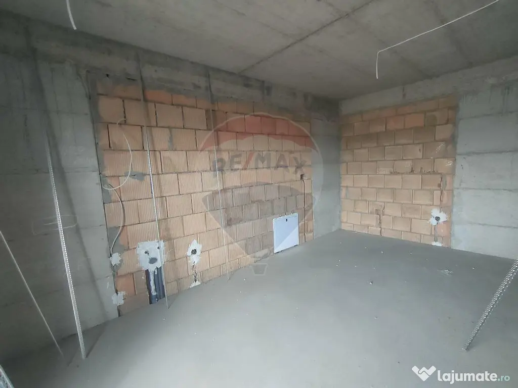 Apartament de vanzare cu gradina 